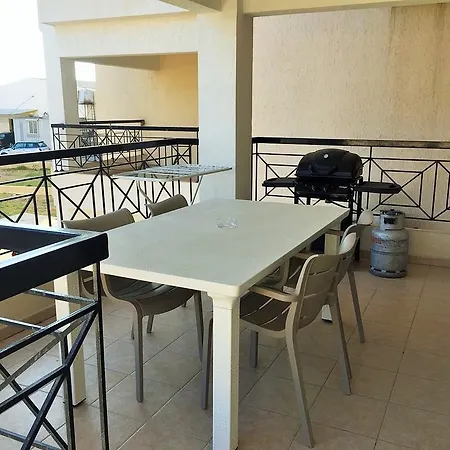 101 Mandritis Court Apartament