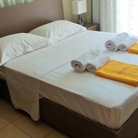 101 Mandritis Court Appartement *