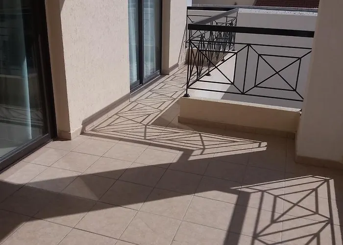 아파트 101 Mandritis Court *