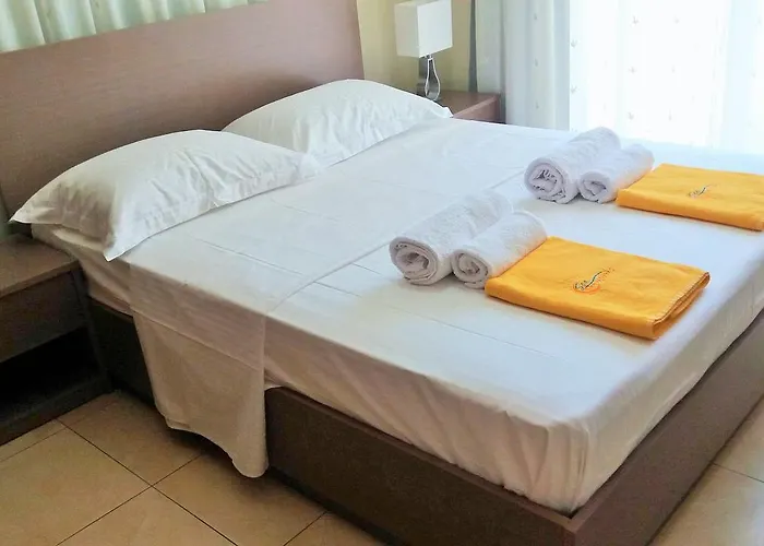 101 Mandritis Court 라르나카