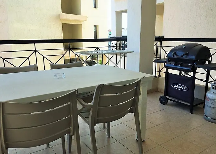 Lägenhet 101 Mandritis Court *